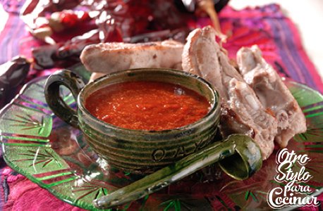 SALSA DE GUAJILLO CON TOMATE