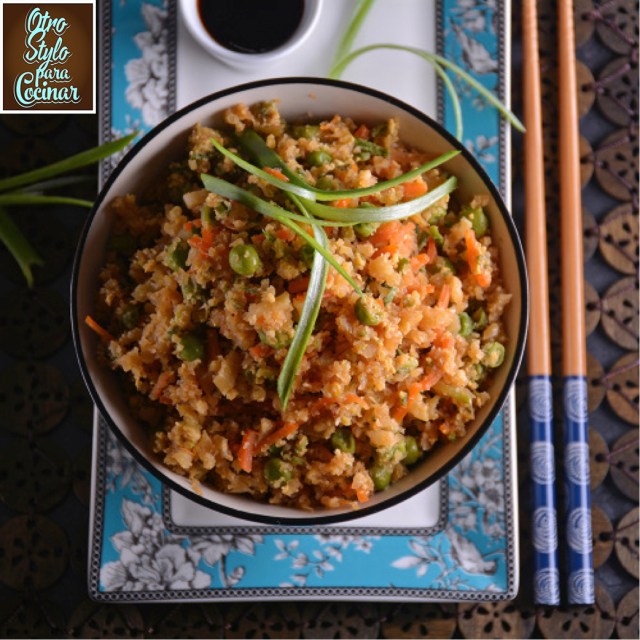 arroz frito con coliflor
