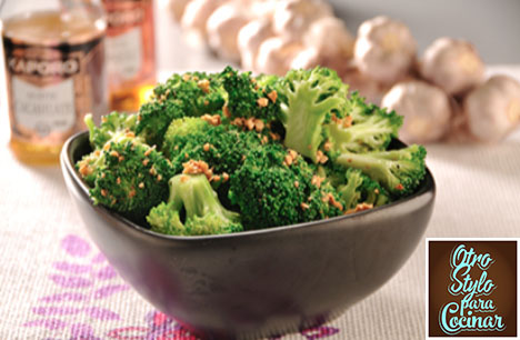 BROCOLI CON CACAHUATES
